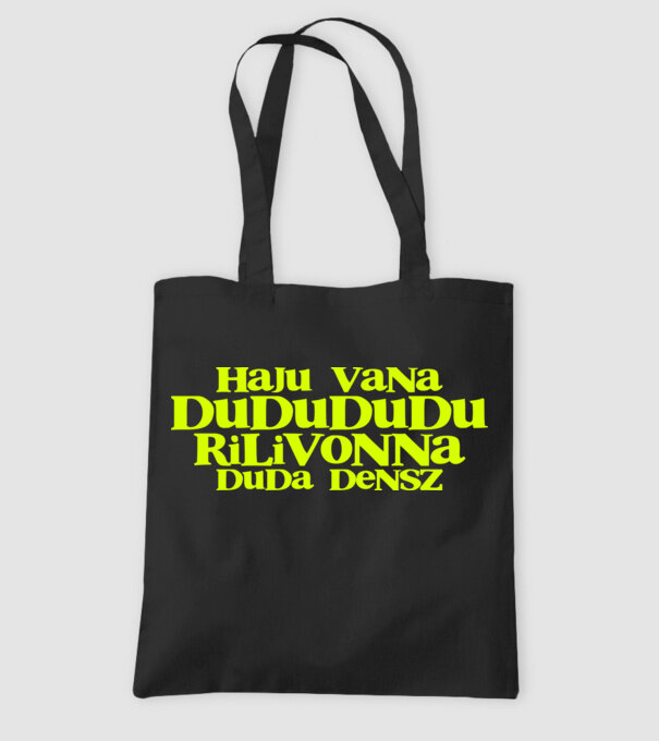  minta fekete pólón